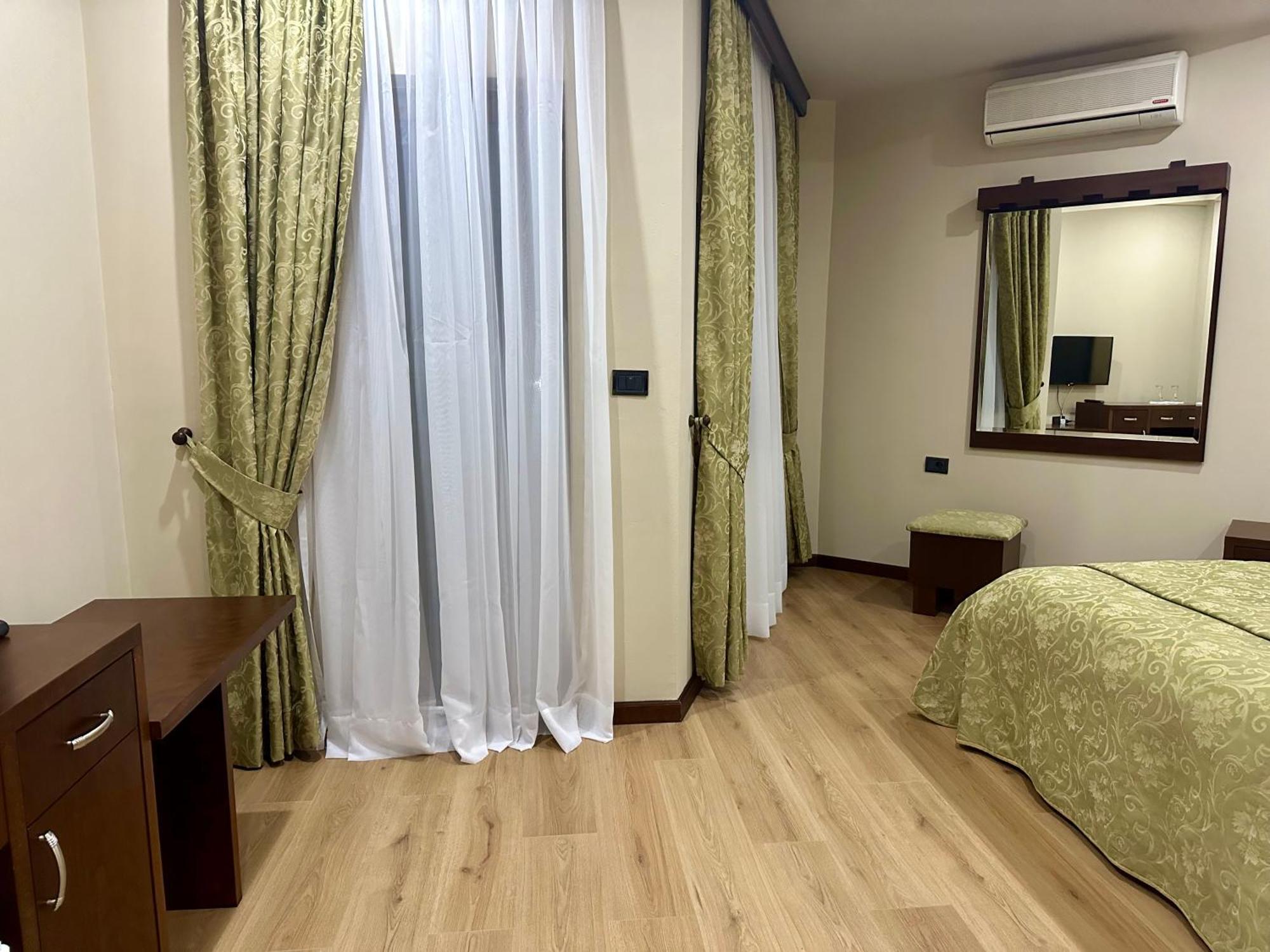 Hotel Rritja E Koranit Tushemisht Zewnętrze zdjęcie