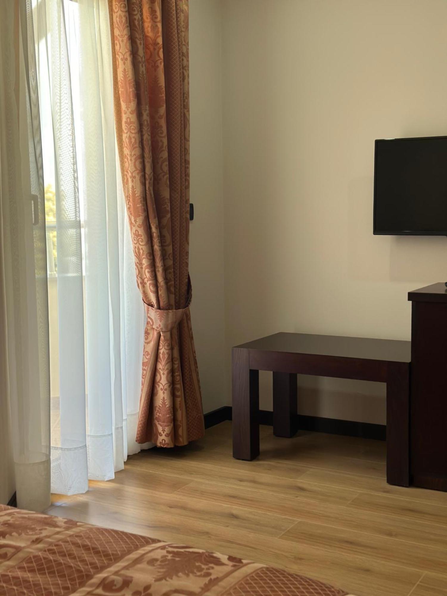 Hotel Rritja E Koranit Tushemisht Zewnętrze zdjęcie